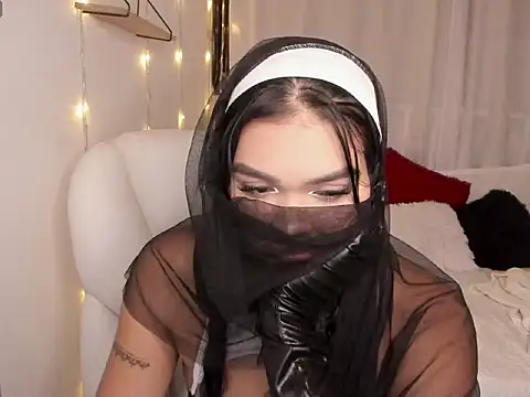 Daisy 20x  online show from October 20, 5:52 am