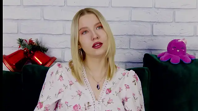 LiliLinn online show from December 27, 4:26 am
