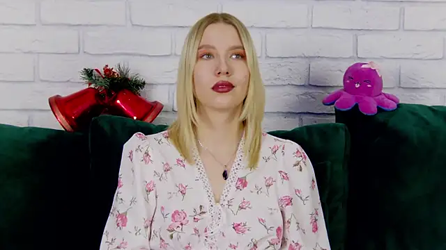 LiliLinn online show from December 27, 7:29 am