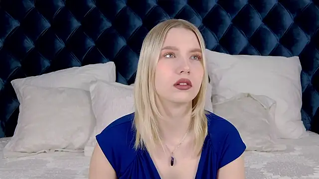 LiliLinn online show from January 14, 4:47 am