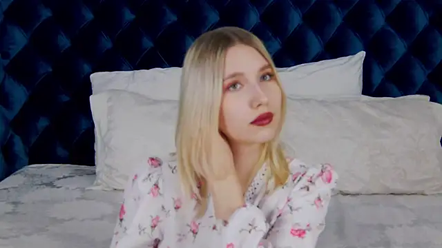 LiliLinn online show from January 18, 1:40 pm