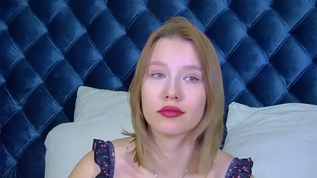 LiliLinn online show from October 13, 6:24 am