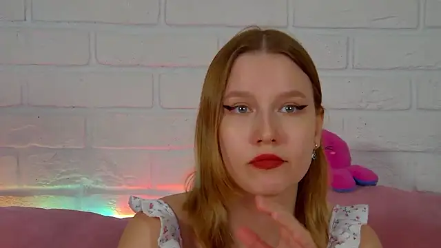 Snapshot of LiliLinn chatting on April 25, 1:41 pm LiliLinn online show from April 25, 1:41 pm