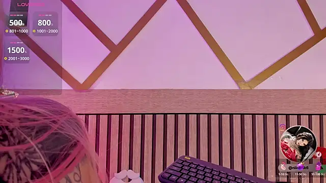 NinaInk online show from December 19, 1:18 pm