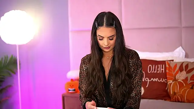 AlmaLuv online show from October 19, 3:51 am