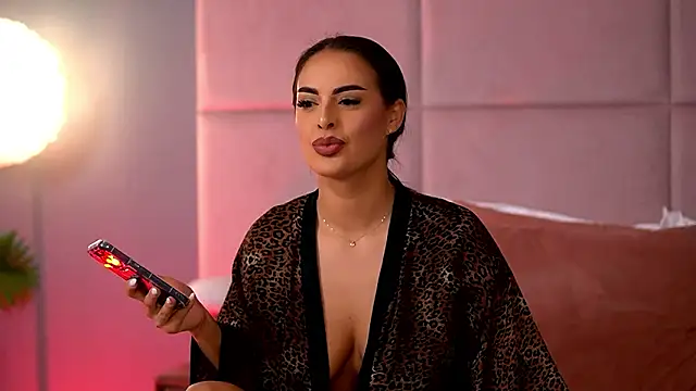 AlmaLuv online show from February 14, 5:04 am