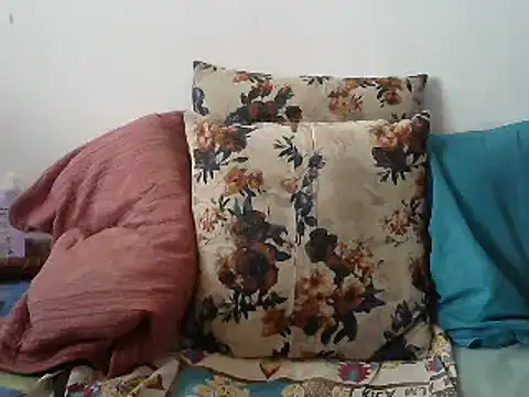 Snapshot of juicy_candy1999 chatting on January 21, 7:15 am juicy candy1999 online show from January 21, 7:15 am