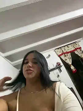 Snapshot of ElaEndez_ chatting on December 25, 6:52 am ElaEndez  online show from December 25, 6:52 am