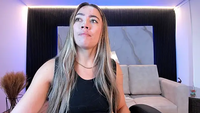 Alessia Taylorr online show from October 6, 11:29 am