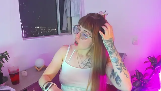 Snapshot of tekila__ chatting on April 9, 11:32 pm tekila online show from April 9, 11:32 pm
