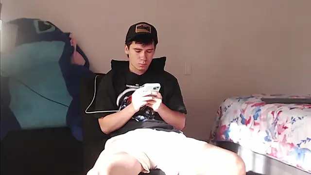 Snapshot of harry_greg21 chatting on October 21, 12:28 pm harry greg21 online show from October 21, 12:28 pm