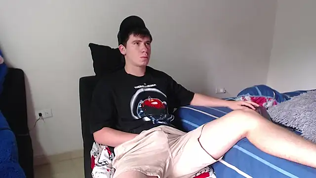 Snapshot of harry_greg21 chatting on October 27, 1:04 pm harry greg21 online show from October 27, 1:04 pm