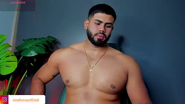 noah crux online show from June 7, 1:43 am