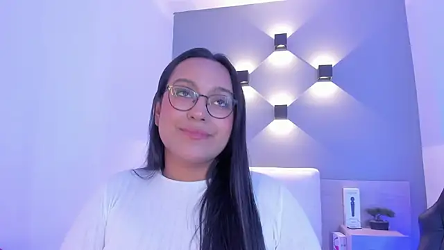 ellamontoya online show from December 27, 4:15 am
