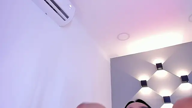 ellamontoya online show from January 10, 4:22 am