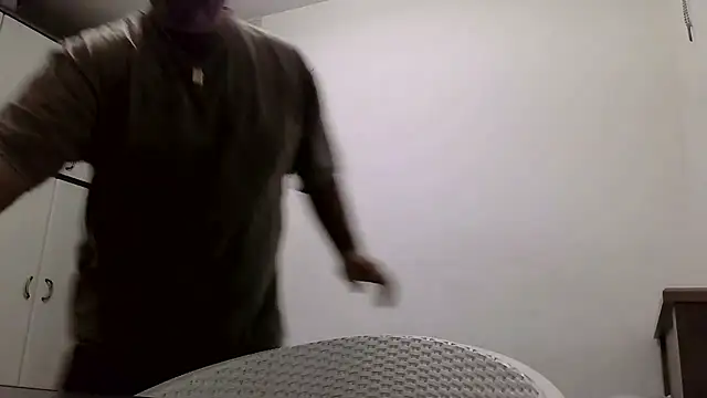 Snapshot of your_man85 chatting on December 28, 6:18 pm your man85 online show from December 28, 6:18 pm