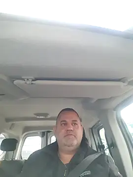 Snapshot of your_man85 chatting on December 19, 7:15 am your man85 online show from December 19, 7:15 am