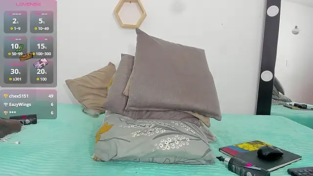 Snapshot of clarise_cooper chatting on March 15, 12:13 pm clarise cooper online show from March 15, 12:13 pm