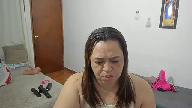 Snapshot of clarise_cooper chatting on September 14, 8:13 am clarise cooper online show from September 14, 8:13 am