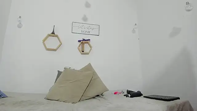 Snapshot of clarise_cooper chatting on October 2, 8:21 am clarise cooper online show from October 2, 8:21 am