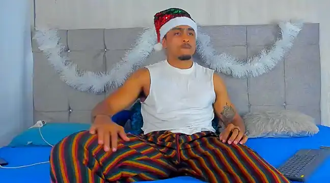 Snapshot of Mateo_Reales chatting on December 21, 5:25 am Mateo Reales online show from December 21, 5:25 am