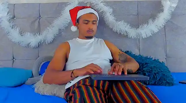 Snapshot of Mateo_Reales chatting on December 21, 8:28 am Mateo Reales online show from December 21, 8:28 am