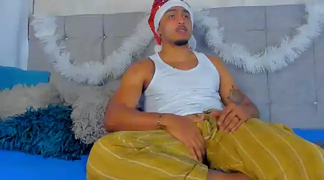 Snapshot of Mateo_Reales chatting on December 22, 5:34 am Mateo Reales online show from December 22, 5:34 am