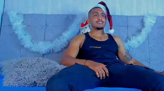 Snapshot of Mateo_Reales chatting on December 23, 4:01 am Mateo Reales online show from December 23, 4:01 am