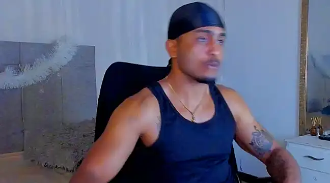 Snapshot of Mateo_Reales chatting on December 29, 3:33 am Mateo Reales online show from December 29, 3:33 am