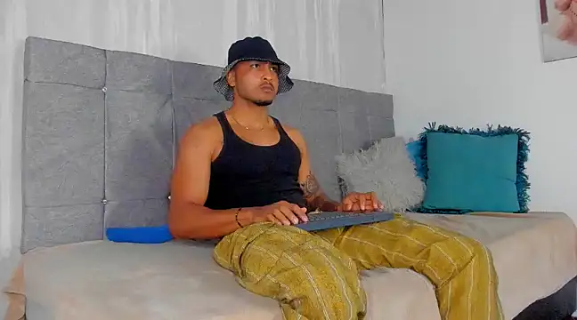 Snapshot of Mateo_Reales chatting on January 20, 4:10 am Mateo Reales online show from January 20, 4:10 am