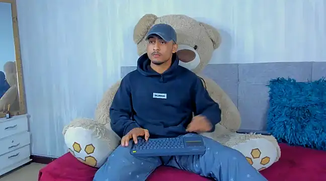 Snapshot of Mateo_Reales chatting on January 25, 4:23 am Mateo Reales online show from January 25, 4:23 am