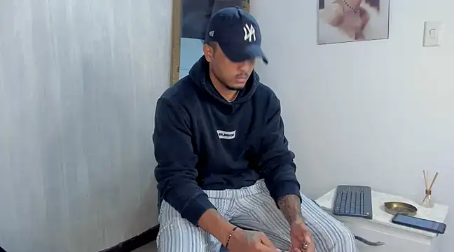 Snapshot of Mateo_Reales chatting on February 12, 4:12 am Mateo Reales online show from February 12, 4:12 am