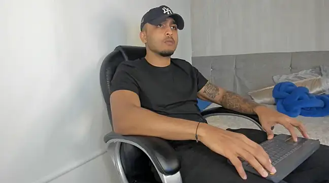 Snapshot of Mateo_Reales chatting on March 1, 4:47 am Mateo Reales online show from March 1, 4:47 am