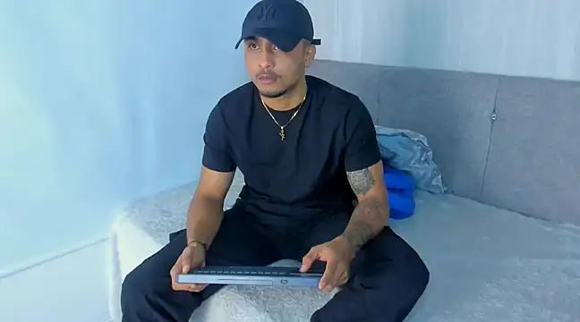 Snapshot of Mateo_Reales chatting on March 12, 2:09 am Mateo Reales online show from March 12, 2:09 am