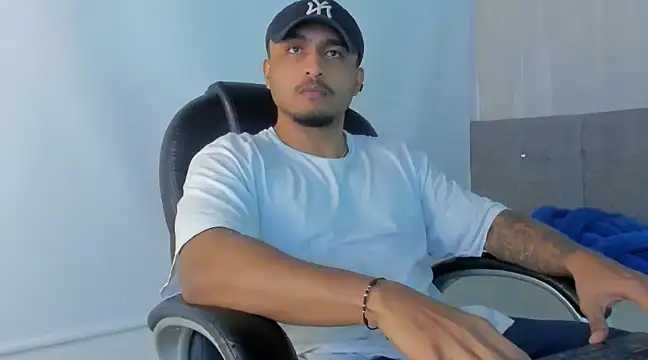 Snapshot of Mateo_Reales chatting on March 14, 2:20 am Mateo Reales online show from March 14, 2:20 am