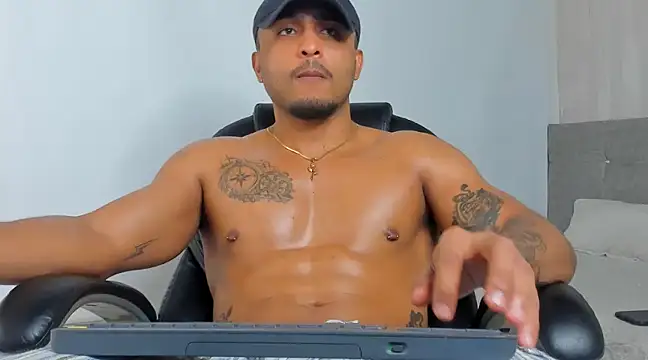 Snapshot of Mateo_Reales chatting on March 15, 4:02 am Mateo Reales online show from March 15, 4:02 am