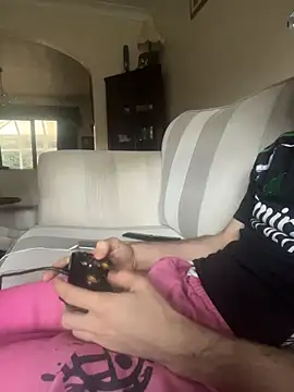 EE123458 online show from November 7, 3:01 pm