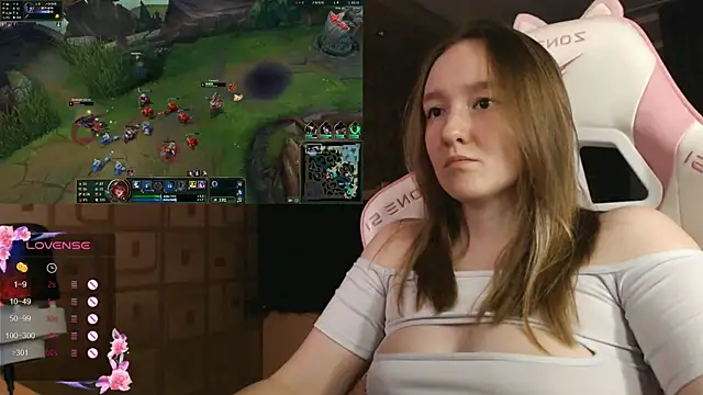 MoonlishSiren online show from October 4, 7:12 pm