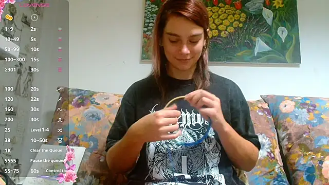 Snapshot of Sophie_Bell chatting on December 12, 10:42 pm Sophie Bell online show from December 12, 10:42 pm