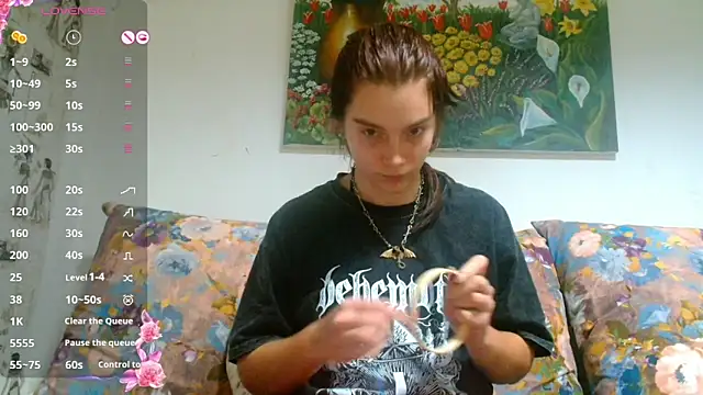 Snapshot of Sophie_Bell chatting on December 13, 5:54 pm Sophie Bell online show from December 13, 5:54 pm