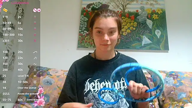 Snapshot of Sophie_Bell chatting on December 13, 8:58 pm Sophie Bell online show from December 13, 8:58 pm