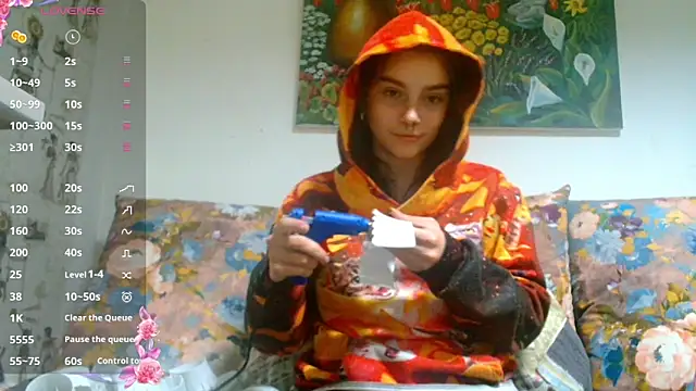 Snapshot of Sophie_Bell chatting on December 26, 10:41 pm Sophie Bell online show from December 26, 10:41 pm