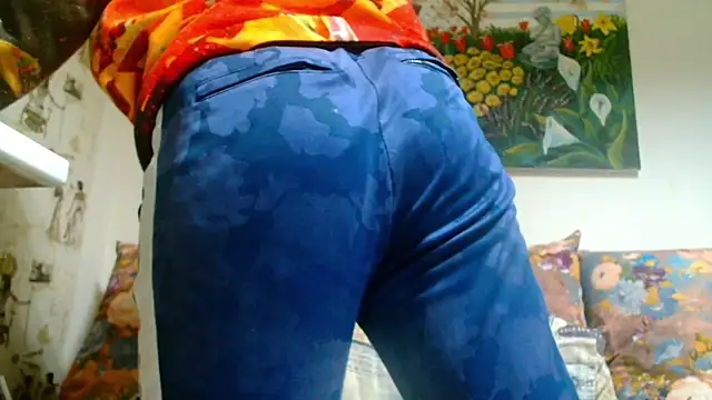 Snapshot of Sophie_Bell chatting on December 28, 5:25 pm Sophie Bell online show from December 28, 5:25 pm