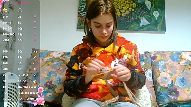 Snapshot of Sophie_Bell chatting on January 3, 10:29 pm Sophie Bell online show from January 3, 10:29 pm