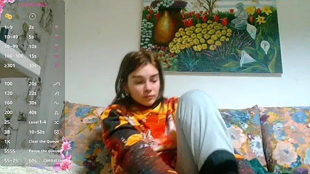 Snapshot of Sophie_Bell chatting on January 4, 7:23 pm Sophie Bell online show from January 4, 7:23 pm