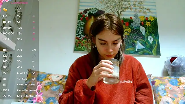Snapshot of Sophie_Bell chatting on January 10, 5:56 pm Sophie Bell online show from January 10, 5:56 pm