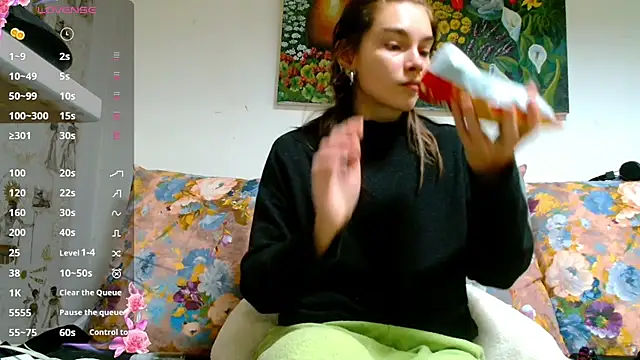 Snapshot of Sophie_Bell chatting on January 17, 5:30 pm Sophie Bell online show from January 17, 5:30 pm