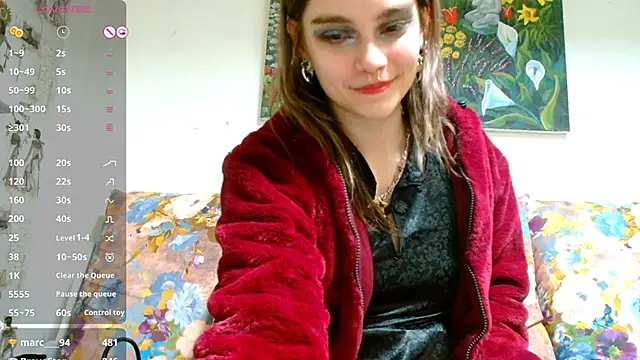Snapshot of Sophie_Bell chatting on January 19, 8:41 pm Sophie Bell online show from January 19, 8:41 pm