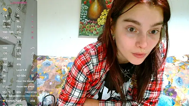 Snapshot of Sophie_Bell chatting on February 6, 6:46 pm Sophie Bell online show from February 6, 6:46 pm