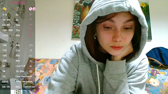 Snapshot of Sophie_Bell chatting on February 15, 10:42 pm Sophie Bell online show from February 15, 10:42 pm